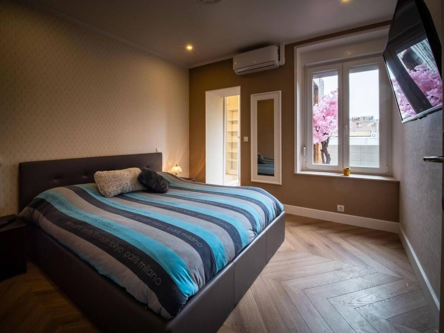 Mega Jeanne D'Arc Billard Baby Foot Logements Insolites Nancy Exterior foto